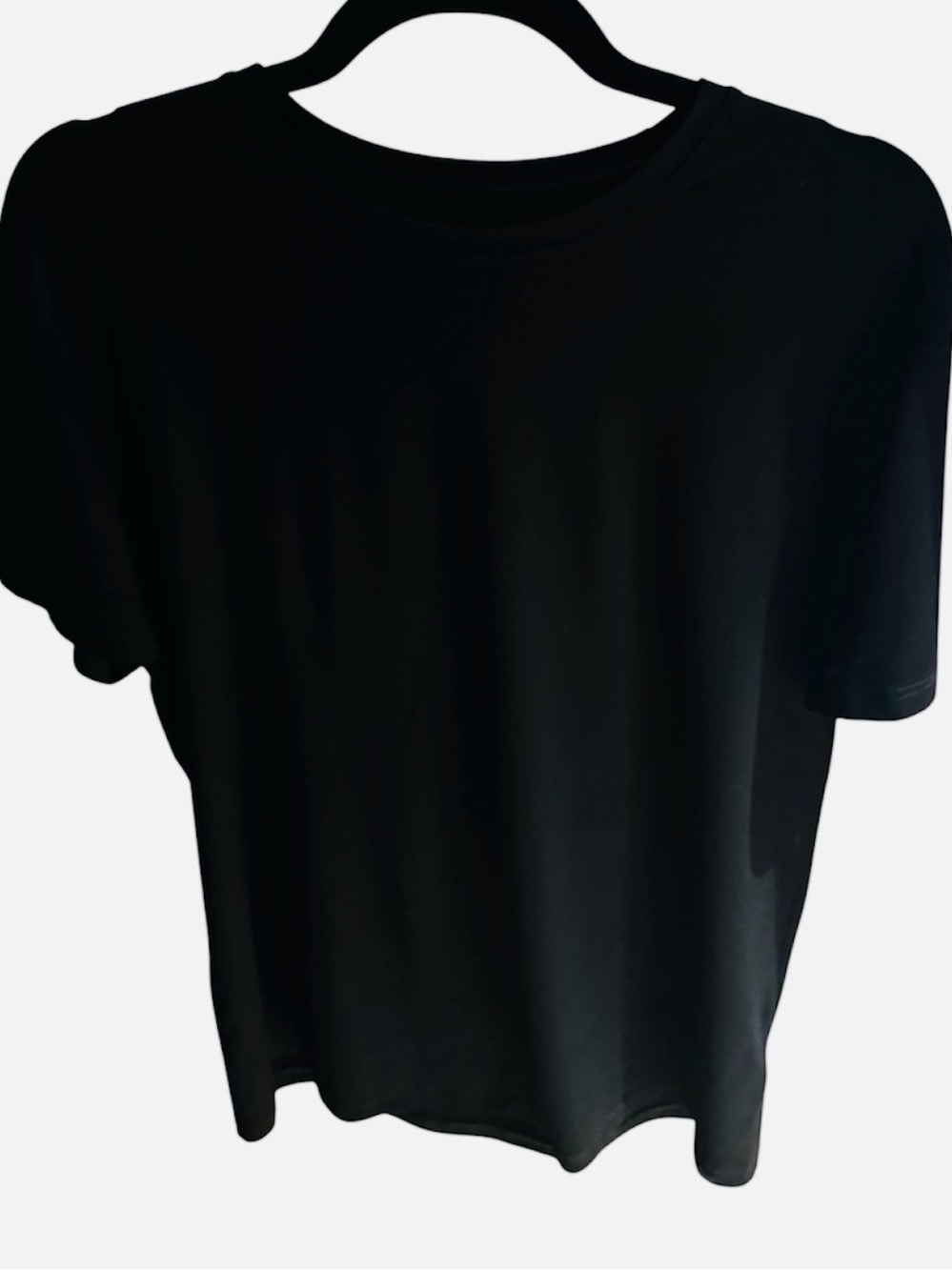 Derek Rose black t-shirt size medium
